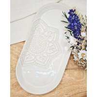 Keramik Teller Oval Mit Mandala in Weiß, Servierplatte Weiß Boho von GluecksvogelCeramics