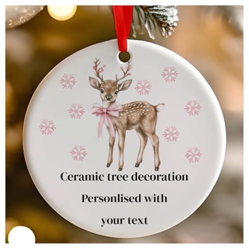 Personalisierbarer rosa Weihnachts-Rentier aus Keramik, zum Aufhängen, für Babys 1. Weihnachten, erstes Weihnachten als Herr und Frau – 7 cm von Go Find A Gift