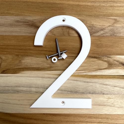 Hausnummern und Buchstaben aus Kunststoff, 12,7 cm, mit Beschlägen Schwarze und weiße Pfeile, Nord-Südost-West, Einheit A B, Nr. - Strich, 1/2 (2, weiß) von Go Home Numbers