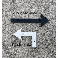 Hausnummer Schild Geborgen Pfeil Hausnummer Schild Geborgen Pfeil von GoHomeNumbers