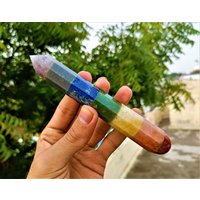 150mm 7 Chakra Steine Mineralien Heilung Aufgeladen Metaphysical 8 Facettierte Punkt Massage Wand-Stick Valentinstag Geschenk von GodCrystalGifts