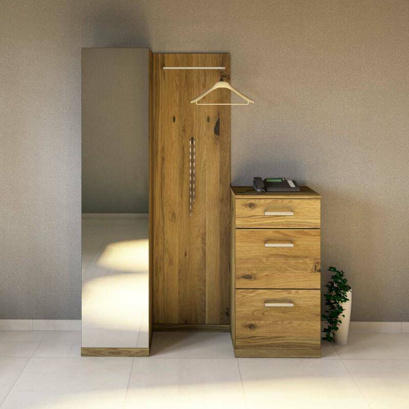 Massivholz Garderobe modern mit Spiegel Wildeiche von Göhring