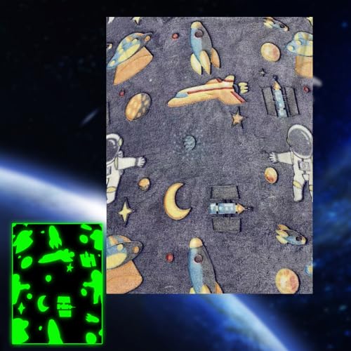 Gohytal Kuscheldecke Flauschig Jungs Mädchen,Leuchtende Decke 127x152cm Astronauten Decke Glow In The Dark,Kuscheldecke Kinder kuscheldecke Leuchtet im dunkeln Ostern Kleine Geschenk Flanell Wolldecke von Gohytal