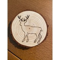 Hirsch Untersetzer - Natur Tiere Holzbrand Lodge Hütte von GoldAndSandDesigns