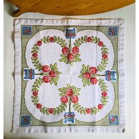 Besticktes Tuch I Handarbeit Rustikale Leinendecke Kreuzstich Rosen Blüten Jugendstil von GoldBande