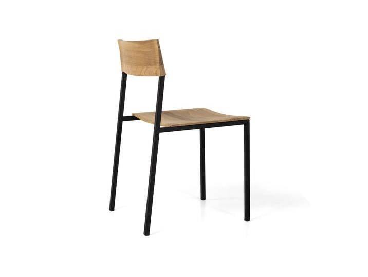 Esszimmerstuhl modern in Eiche massiv mit Metallgestell. Minimalistisches Design aus Massivholz und Metall. Made in Germany von Goldau & Noelle Manufaktur