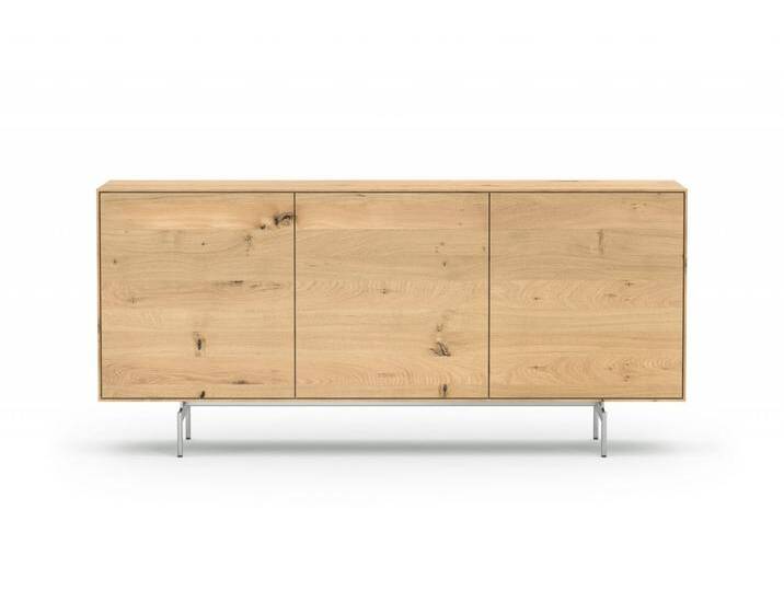 Sideboard Massivholz Anrichte Wildeiche Edelstahlfüße 3 Türen Länge 180 cm Grifflose Fronten Verstellbare Einlegeböden Made in Germany von Goldau & Noelle Manufaktur