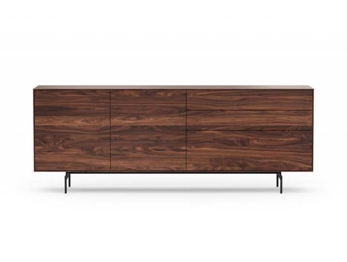 Sideboard Nussbaum massiv Design Sideboard Sideboard mit Schubladen Länge 220 cm Push-to-Open Schwarze Metallfüße Made in Germany von Goldau & Noelle Manufaktur