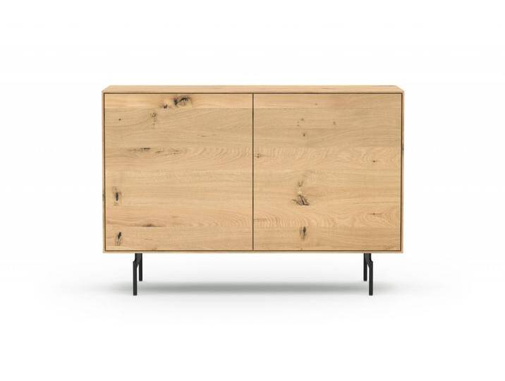 Sideboard Wildeiche Massiv Kleine Anrichte Massivholzmöbel Länge 120 cm Schwarze Metallfüße 2 Türen Made in Germany von Goldau & Noelle Manufaktur