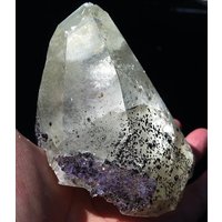 Ein Großer, 1 Pfund 10 Oz. Calcit Kristall Mit Amethyst Und Regenbogen Ein Großer, 1 Pfund 10 Oz. Calcit Kristall Mit Amethyst Und Regenbogen von GoldenHourMinerals