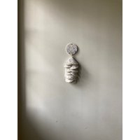 Handgefertigte Keramikfliese Wandbehang Gesprenkelte Glasur Dekor von GoldfinchArtCo