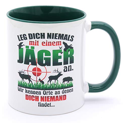 Leg dich niemals mit einem Jäger an 5125 Tasse Becher mit Spruch Geschenke Geschenkideen Geschenkartikel Förster Jagd Hirsch Lustig Zubehör Jaeger Accessoires von Golebros