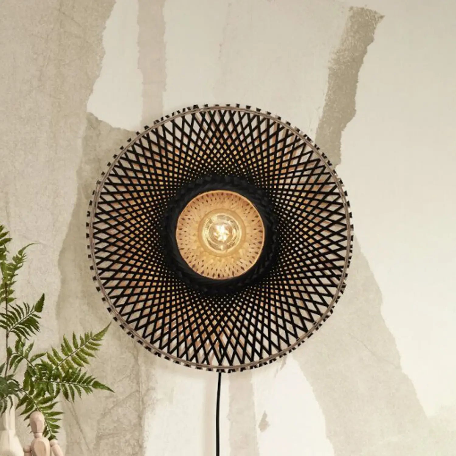 Good & Mojo Kalimantan Wandlampe Leuchte Wandleuchte Schwarz Natur ø 44cm B-Ware von Good&Mojo