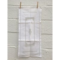 Weiße Leinen Tischläufer Mit Tatted Design Aus Armenien von GoodSurplus