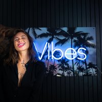 Vibes Neon Schild | Handgemachtes Hochzeitsgeschenke Zeichen Personalisiertes Neonschild Bar Wanddekoration von GoodVibesNeon