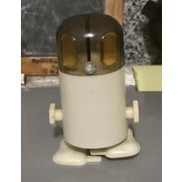 Vintage Wind-Up Roboter Salz-/Pfefferstreuer von GoodnFunky