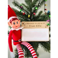 Personalisierte Weihnachtself Pinnwand Holzschild Mit Gravur von GooseberryLaserCo