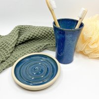 Keramik Seifenschale Und Zahnputzbecher Blau, Handgemachte Bad-Accessoires, Rustikales Einzugsgeschenk von GoshaCeramics