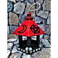 Kleines Vogelhäuschen Aus Holz, Liebevoll Verziert Und Handbemalt, Ein Hauch Magie in Deinem Garten von GothicMystikShop