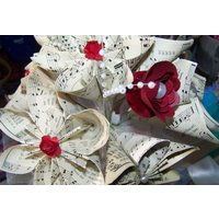 Mittelstück Bouquet 8 Origami Blumen Ihrer Stil Und Farbwahl Ein Schönes Weihnachts-Mittelstück von GracelinePaperStudio