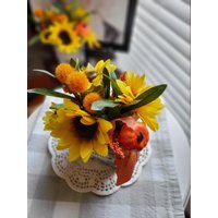 Kleines Sonnenblumen-Mittelstück Mit Holzbox| Sonnenblumen Arrangement Dekor | Esstisch Home Hochzeit Dekoration von GraciousGiftsOfLove