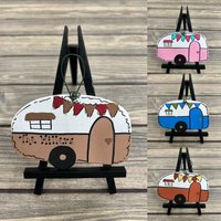 Personalisierte Handbemalte Holz Camper Camping Rv Reise Urlaub Road Trip Weihnachtsschmuck Personalisierte Handbemalte Holz Camper Camping Rv Reise Urlaub Road Trip Weihnachtsschmuck von GraciousGiggles