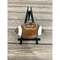 Personalisierter Holz Fußball Winter Baumschmuck - Ihr Name Weihnachtsfeiertag Handbemaltes Sport Schule Personalisierter Holz Fußball Winter Baumschmuck - Ihr Name Weihnachtsfeiertag Handbemaltes Sport Schule von GraciousGiggles