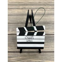 Personalisierter Holzdirektor Baumschmuck - Ihr Name Weihnachtsfeiertag Handbemaltes Holz Schule Personalisierter Holzdirektor Baumschmuck - Ihr Name Weihnachtsfeiertag Handbemaltes Holz Schule von GraciousGiggles