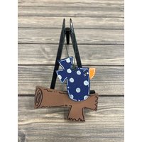 Personalisierter Kleiner Vogel Auf Gliederstange Winter Baumschmuck - Ihr Name Weihnachtsfeiertag Handbemaltes Holz Personalisierter Kleiner Vogel Auf Gliederstange Winter Baumschmuck - Ihr Name Weihnachtsfeiertag Handbemaltes Holz von GraciousGiggles