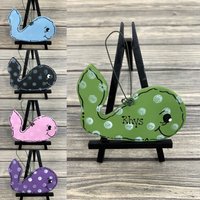 Personalisierter Tupfenwal Weihnachtsanhänger Aus Holz - Baby Mädchen Und Junge Kinder Handgemalte Kopie Personalisierter Tupfenwal Weihnachtsanhänger Aus Holz - Baby Mädchen Und Junge Kinder Handgemalte Kopie von GraciousGiggles