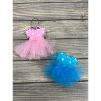 Personalisiertes Baby Body Outfit Tüll Tupfen Baumschmuck - Ihr Name Weihnachtsfeier Handbemaltes Holz Personalisiertes Baby Body Outfit Tüll Tupfen Baumschmuck - Ihr Name Weihnachtsfeier Handbemaltes Holz von GraciousGiggles