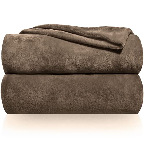 Gräfenstayn® Kuscheldecke flauschig & super weich - hochwertige Fleecedecke auch als Wohndecke, Tagesdecke, Sofadecke & Wohnzimmer geeignet - Überwurf Decke Sofa & Couch (Dunkelbraun, 200x150 cm) von Gräfenstayn