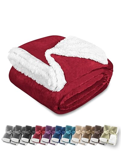 Gräfenstayn® Dicke Kuscheldecke flauschig & super weich - warme Sherpa-Fleecedecke in Lammfell-Optik als Wohndecke, Tagesdecke & Sofadecke - Überwurf Decke Sofa & Couch (Bordeaux 240x220) von Gräfenstayn