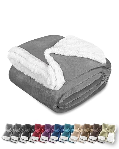 Gräfenstayn® Dicke Kuscheldecke flauschig & super weich - warme Sherpa-Fleecedecke in Lammfell-Optik als Wohndecke, Tagesdecke & Sofadecke - Überwurf Decke Sofa & Couch (Grau 200x150) von Gräfenstayn