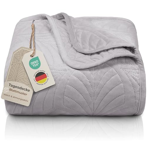 Gräfenstayn Premium Tagesdecke 220x240 cm – Bettüberwurf mit Nahtloser Steppung & Blatt-Design – Samt-Decke – weich, knitterfrei & pflegeleicht – Überwurf für Bett & Sofa (grau) von Gräfenstayn