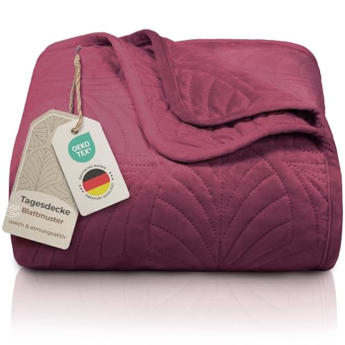 Gräfenstayn Premium Tagesdecke 240x260 cm – Bettüberwurf mit Nahtloser Steppung & Blatt-Design – Samt-Decke – weich, knitterfrei & pflegeleicht – Überwurf für Bett & Sofa (Bordeaux) von Gräfenstayn
