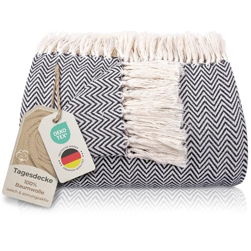 Gräfenstayn Premium Tagesdecke mit Fransen - 100% Baumwolle - 150 x 200 cm - Fischgrätenmuster Sommerdecke - Baumwolldecke als Bett-Überwurf, Couch-Überwurf, Sofa-Decke (Anthrazit) von Gräfenstayn