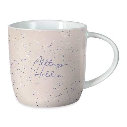 Grafik-Werkstatt Kaffeetasse mit Spruch 300 ml Porzellan Tasse Alltags-Heldin, Rosa von Grafik-Werkstatt