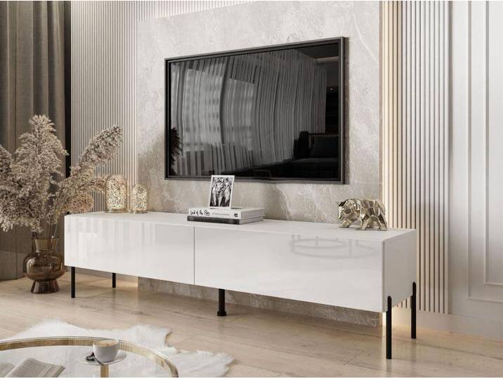TV-Lowboard mit Türen auf Schwarzen Metallbeinen 175 cm Sorelle Weiß Hochglanz TV-Lowboard mit Türen auf Schwarzen Metallbeinen 175 cm Sorelle Weiß Hochglanz von Graingold