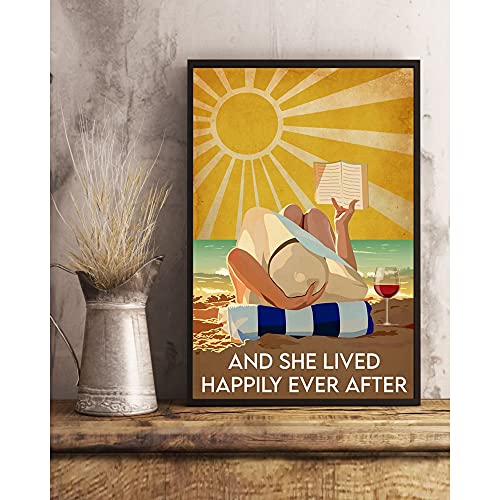 Poster mit Aufschrift "Girl on the beach | And She Lived Happily Ever After", Sommer-Poster, Schwimmliebhaber-Poster, Leinwand-Wandkunst von Graman