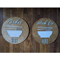 Custom Business Holz Pho Order Here Sign Kiosk Restaurant Boba Bubble Tea Lounge Shop Unternehmer Besitzer Studio Custom Business Holz Pho Order Here Sign Kiosk Restaurant Boba Bubble Tea Lounge Shop Unternehmer Besitzer Studio von Grammables