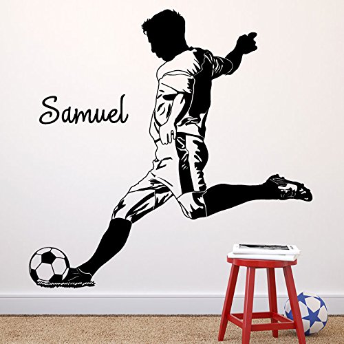 Grandora Wandtattoo Wunschname + Fußballspieler I gelbgrün (BxH) 121 x 120 cm I Kinderzimmer Fußball Jungs Sticker Aufkleber Wandaufkleber Wandsticker W5478 von Grandora