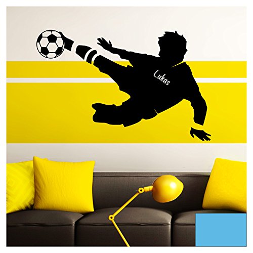 Grandora Wandtattoo Fußballspieler Wunschname I hellblau (BxH) 91 x 58 cm I Fußball Kinderzimmer Wohnzimmer Sticker Aufkleber Wandaufkleber Wandsticker W5035 von Grandora