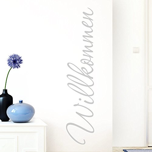 Grandora Wandtattoo Wort Willkommen I hellgrau 13 x 58 cm I deutsch Flur Diele Eingang selbstklebend Aufkleber Wandaufkleber Wandsticker W1099 von Grandora