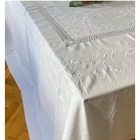 Riesiges Handbesticktes Leinen Tafeltuch Mit Lochstickerei Hohlsaum 250x250 von GrannysGoodiesDE