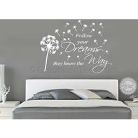 Inspirierende Wand Aufkleber Zitat, Folgen Ihrer Träume Mit Löwenzahn Wehen Im Wind, Home Wandtattoo Inspirierende Wand Aufkleber Zitat, Folgen Ihrer Träume Mit Löwenzahn Wehen Im Wind, Home Wandtattoo von GraphicsnTees