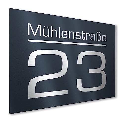 Graviers Design Modernes Hausnummernschild mit Gravur aus Aluminium Verbindungsplatte 250x175mm - Anthrazit RAL 7016 - Wetterfest Rostfrei Individuell anpassbar Straße Nummer - Made in Germany von Graviers Design