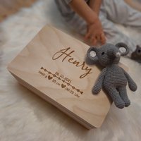 Personalisierte Baby Erinnerungsbox | Aufbewahrung Kinderzimmer Kiste Für Erinnerungen Zur Geburt Oder Taufe von Graviertechnik