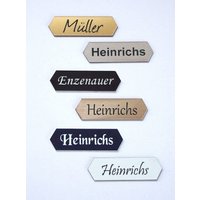 Klingelschild Formschild 70x20, Briefkastenschild, Türschild Inkl. Gravur, Selbstklebend von Gravola