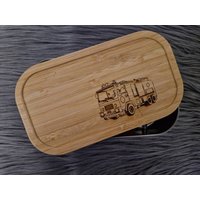 Brotdose Feuerwehr Kinder Feuerwehrauto Personalisiert Gravur Bambus Lunchbox Frühstück Brotbox Brotdose Feuerwehr Kinder Feuerwehrauto Personalisiert Gravur Bambus Lunchbox Frühstück Brotbox von GravurHandwerk